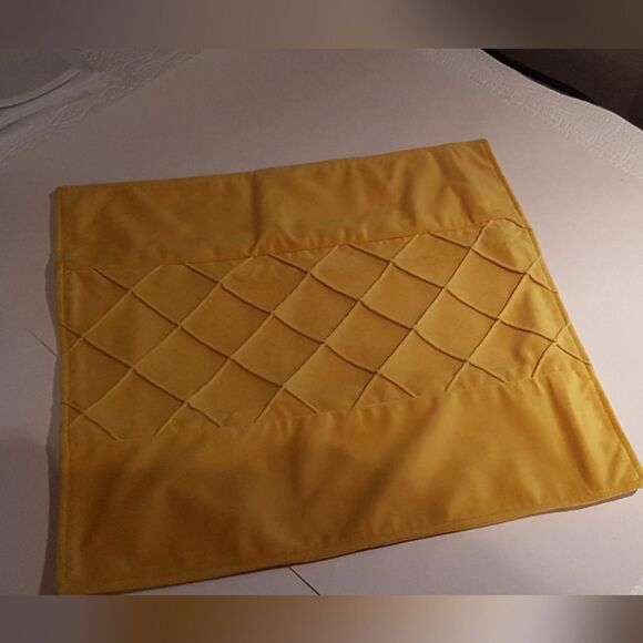 LUTANKY *BNIB* Yellow Velvet Pillow Case ** Stunning! - Picture 7 of 8